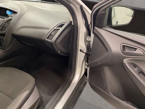 Used 2014 Ford Focus S FWD image 17