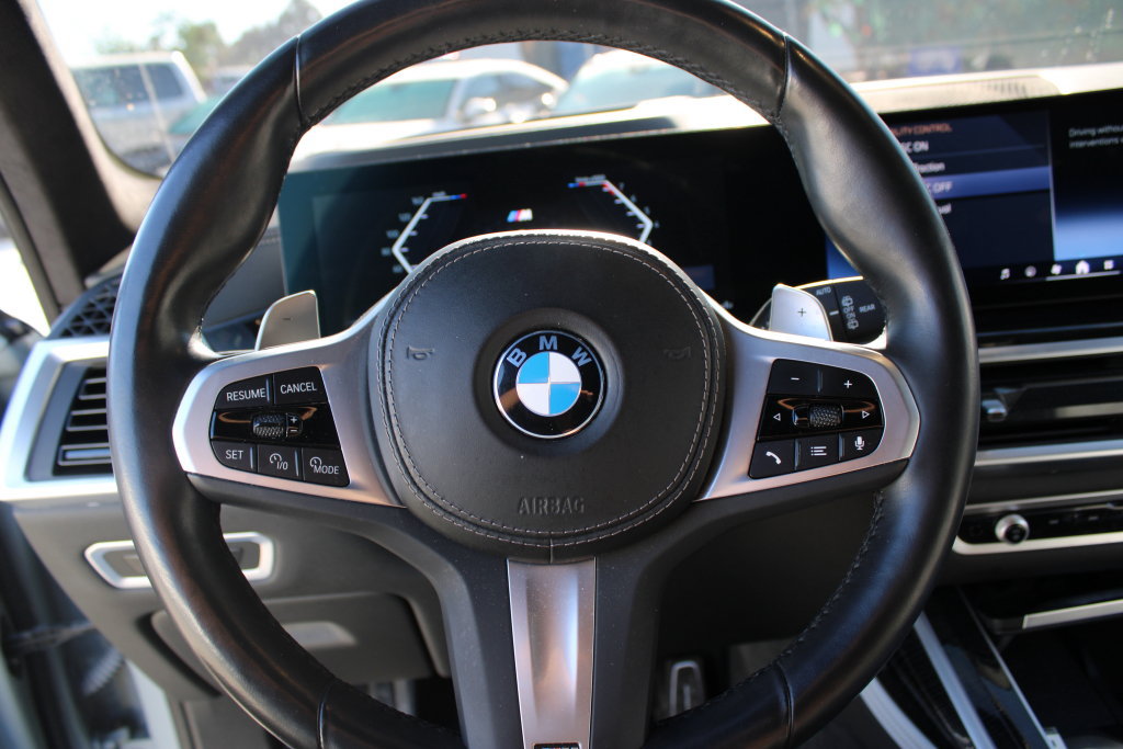 Used 2024 BMW X7 xDrive40i w/ M Sport Package AWD/4WD image 32