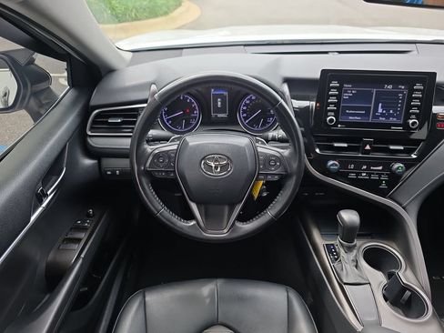 Used 2021 Toyota Camry SE FWD image 14