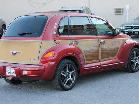 Used 2004 Chrysler PT Cruiser Limited FWD image 8
