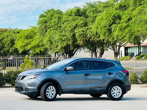 Used 2019 Nissan Rogue Sport S FWD image 5
