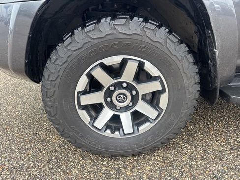 Used 2023 Toyota 4Runner TRD Off-Road Premium image 6