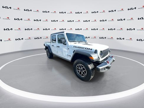 Used 2025 Jeep Gladiator Rubicon w/ Safety Group AWD/4WD image 2