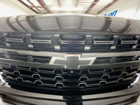 Used 2023 Chevrolet Tahoe Z71 w/ Luxury Package image 32