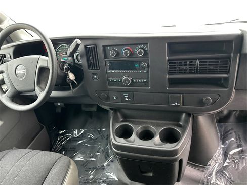 Used 2018 GMC Savana 2500 w/ Driver Convenience Package image 23