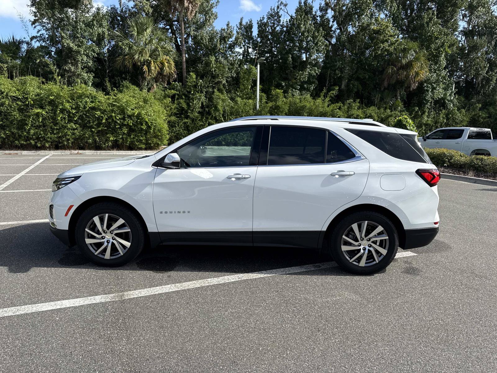 Used 2023 Chevrolet Equinox Premier FWD image 6