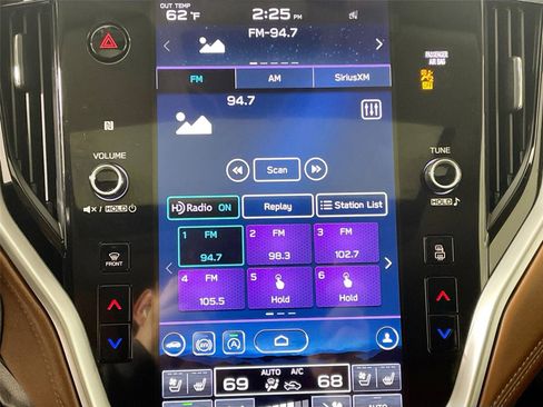 Used 2020 Subaru Outback Touring w/ Popular Package #2 image 7