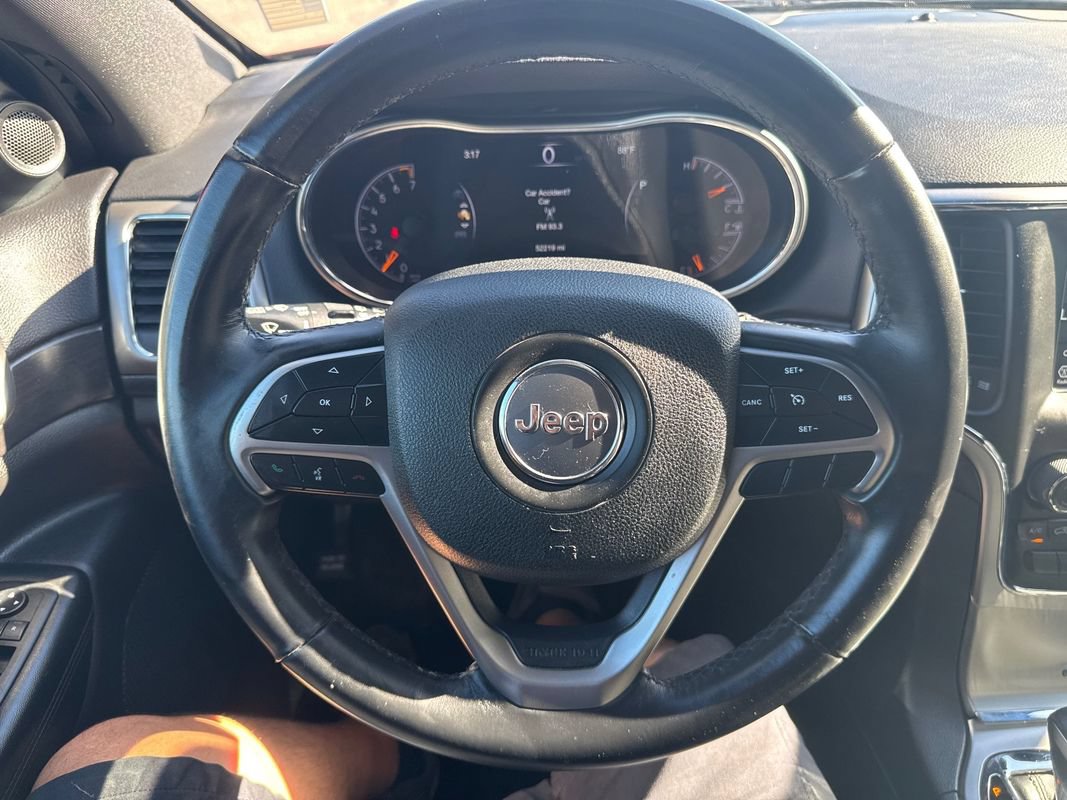 Used 2018 Jeep Grand Cherokee Laredo AWD/4WD image 31