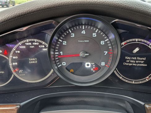 Used 2017 Porsche Panamera 4 image 18