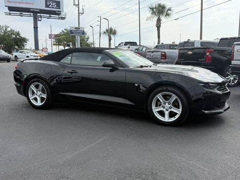 Used 2019 Chevrolet Camaro LT RWD image 2