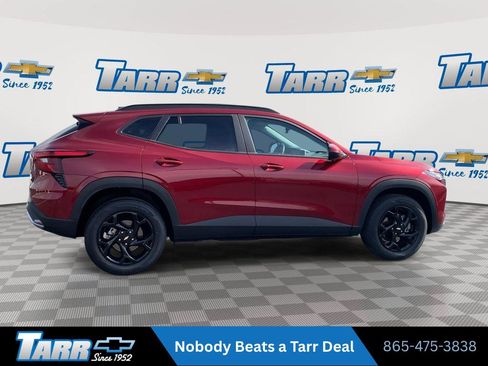Used 2025 Chevrolet Trax LT w/ LT Convenience Package FWD image 9