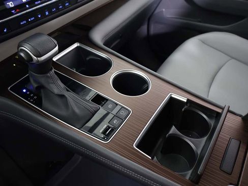 Used 2023 Toyota Sienna XLE w/ XLE Plus Package image 55