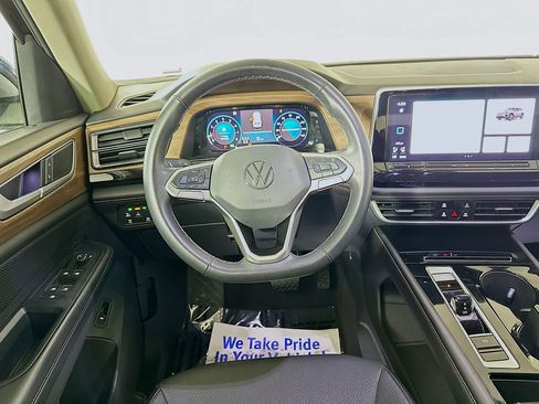 Used 2024 Volkswagen Atlas SE image 20