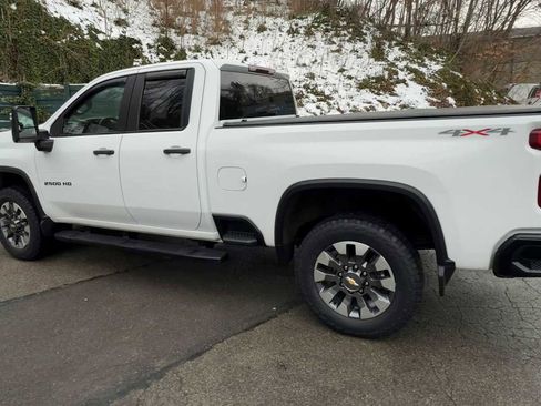 Used 2021 Chevrolet Silverado 2500 Custom w/ Custom Value Package image 7