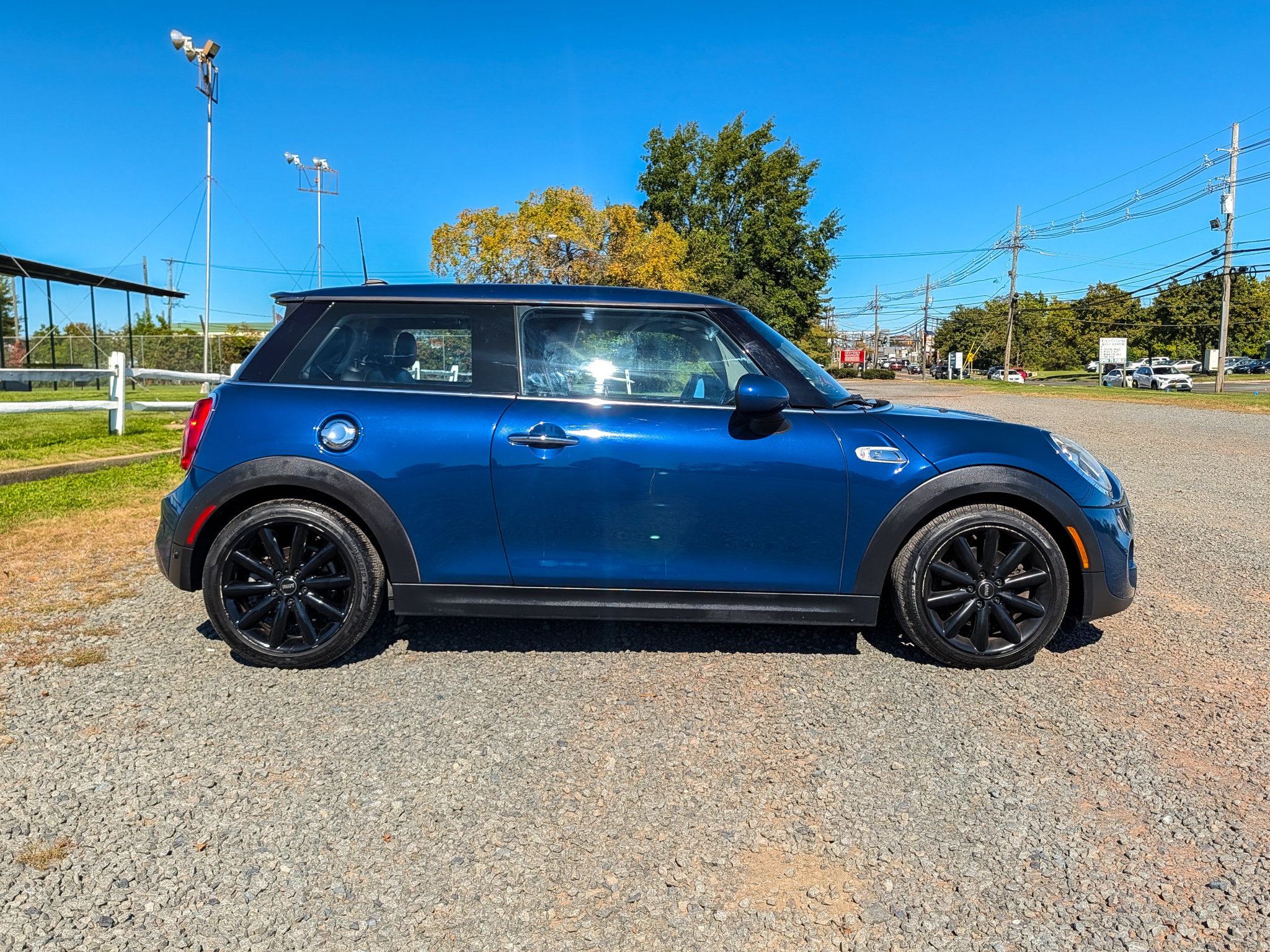 Used 2017 MINI Cooper S FWD image 4