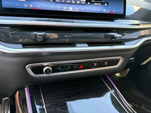 Used 2024 BMW X7 xDrive40i w/ M Sport Package image 32