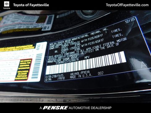Used 2026 Toyota Sienna LE FWD image 8
