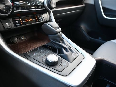 New 2025 Toyota RAV4 Limited image 25