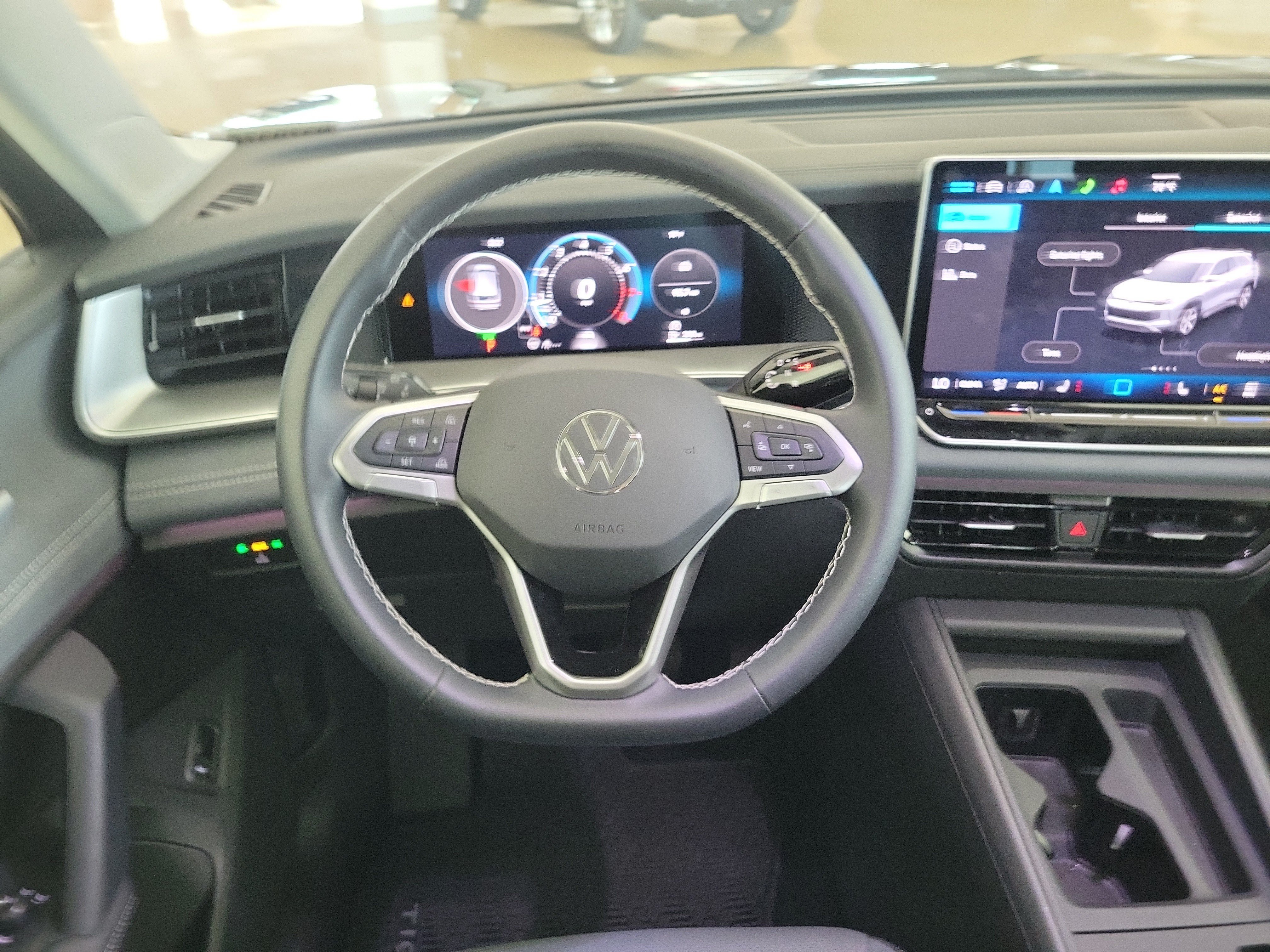 Used 2025 Volkswagen Tiguan SE FWD image 19