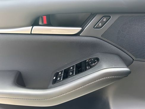 Used 2024 MAZDA MAZDA3 s image 23