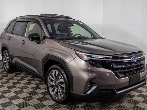 Used 2025 Subaru Forester Touring w/ Popular Package - Touring image 17