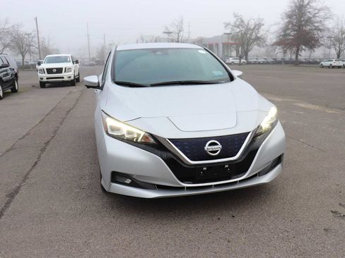 Used 2021 Nissan Leaf SV w/ SV Technology Package image 3