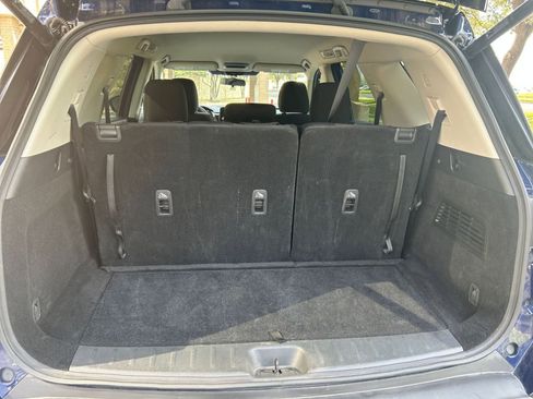 Used 2025 Nissan Pathfinder SV image 31