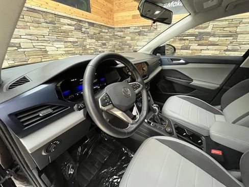 Used 2022 Volkswagen Taos SE w/ Panoramic Sunroof Package AWD/4WD image 12