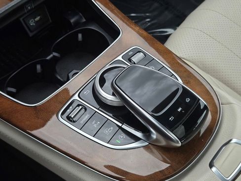 Used 2020 Mercedes-Benz E 350 Sedan image 21