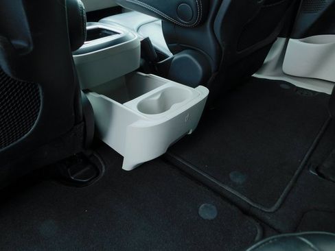 Used 2023 Chrysler Pacifica Touring-L image 24