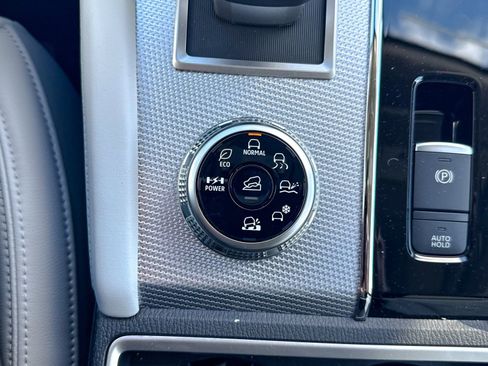 New 2025 Mitsubishi Outlander SEL image 41