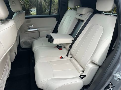 Used 2024 Mercedes-Benz EQB 250+ image 35