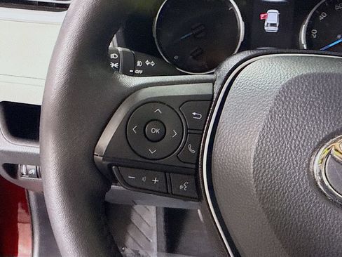 Certified 2021 Toyota RAV4 XLE Premium AWD/4WD image 22
