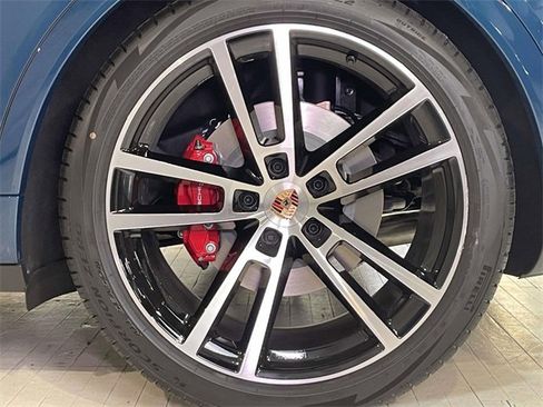 New 2026 Porsche Cayenne S image 13