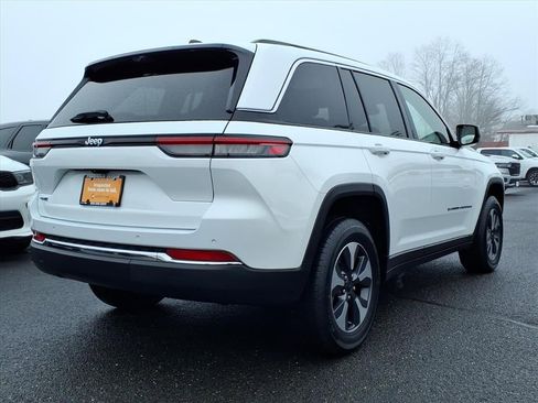 Used 2022 Jeep Grand Cherokee Limited 4xe w/ Luxury Tech Group II image 19