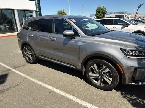 Used 2023 Kia Sorento EX AWD/4WD image 5