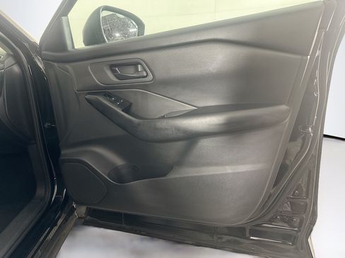 Used 2024 Nissan Rogue S AWD/4WD image 29