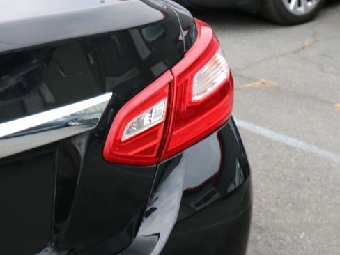 Used 2017 Nissan Altima 2.5 S w/ Power Driver Seat Package FWD image 6