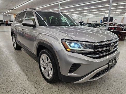 Used 2021 Volkswagen Atlas SE image 3