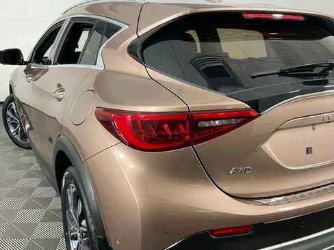 Used 2017 INFINITI QX30 Premium w/ Technology Package AWD/4WD image 36