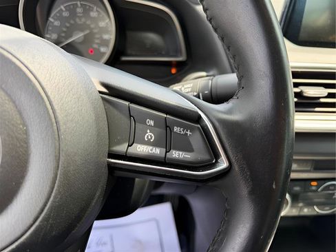 Used 2018 MAZDA MAZDA3 Touring FWD image 42