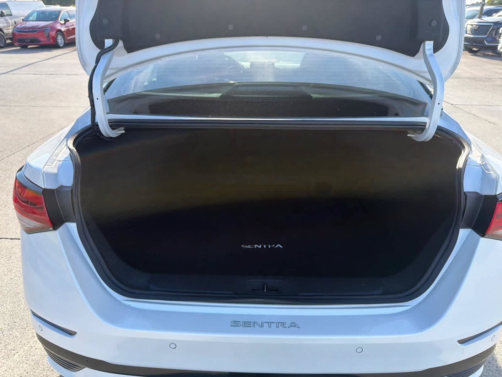 Used 2024 Nissan Sentra SR w/ SR Premium Package FWD image 9