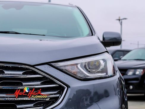 Used 2022 Ford Edge SEL w/ Convenience Package image 4