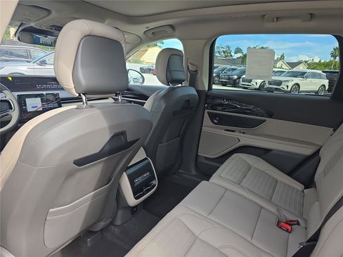 New 2025 Lincoln Nautilus Reserve image 12