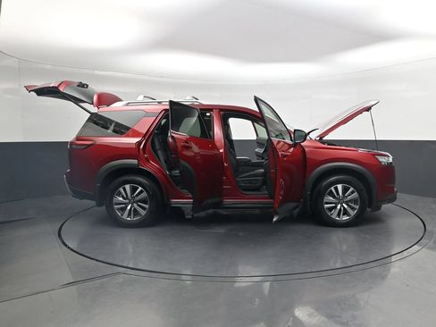 Used 2023 Nissan Pathfinder SL FWD image 41