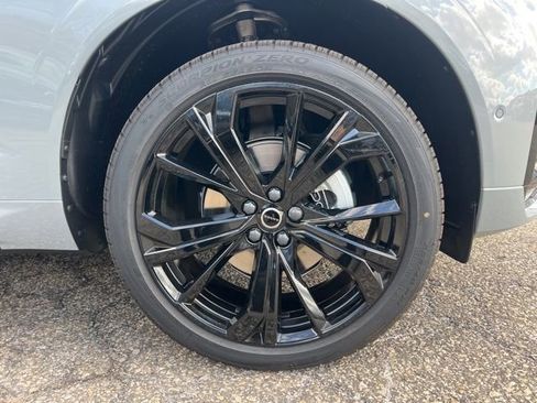 New 2026 Volvo XC60 B5 Ultra w/ Protection Package Premier AWD/4WD image 9