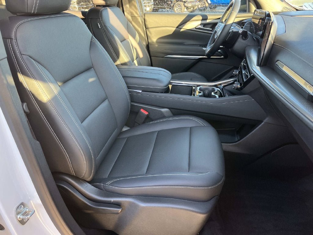 Used 2026 Chevrolet Traverse LT FWD image 26