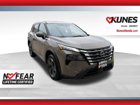 Used 2025 Nissan Rogue SV AWD/4WD image 1