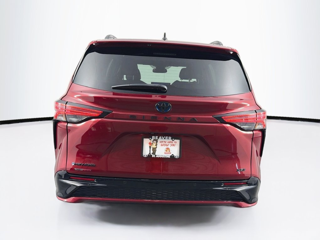 Used 2025 Toyota Sienna XSE w/ XSE Plus Package AWD/4WD image 8