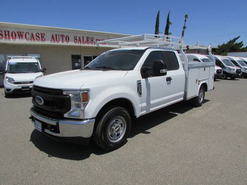 Used 2022 Ford F350 XL w/ Power Equipment Group image 4